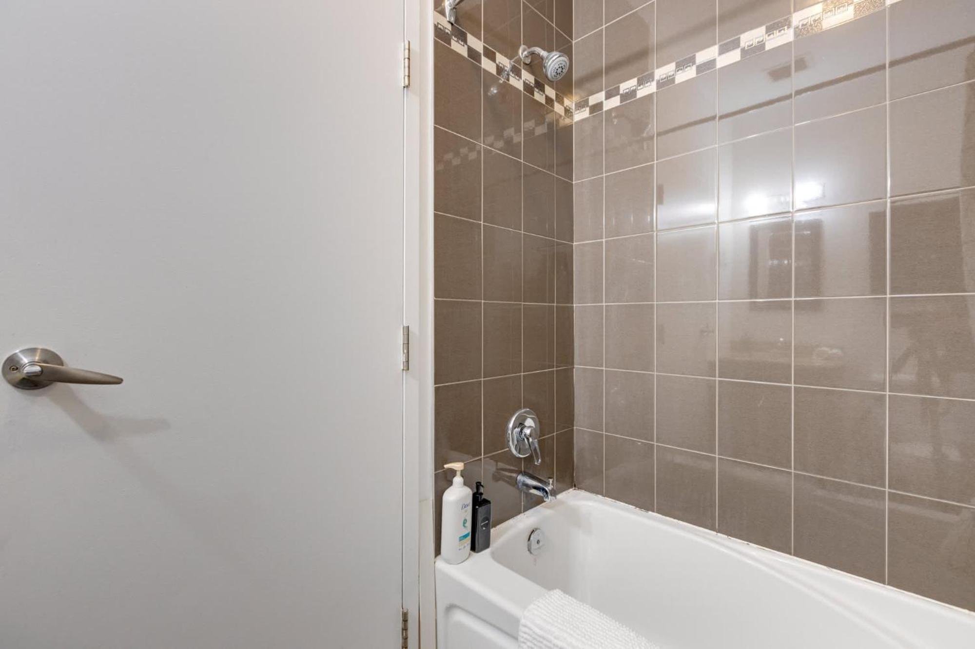 M11 - Stylish & Cozy 2Bdr In Plateau Montreal Apartment Luaran gambar